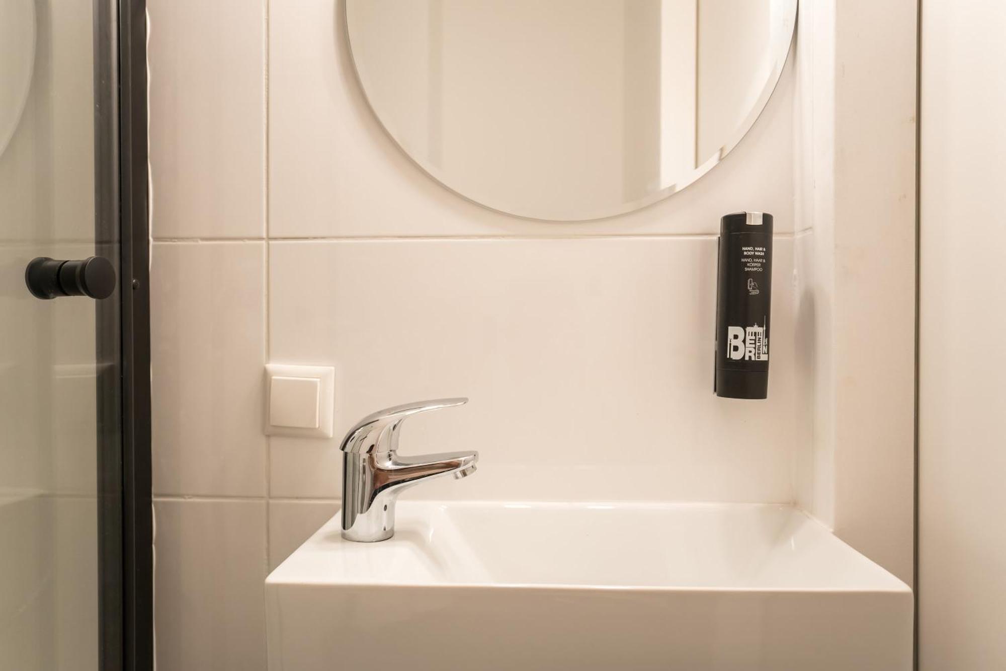 Spacious 1-bedroom In Kreuzberg Berlino